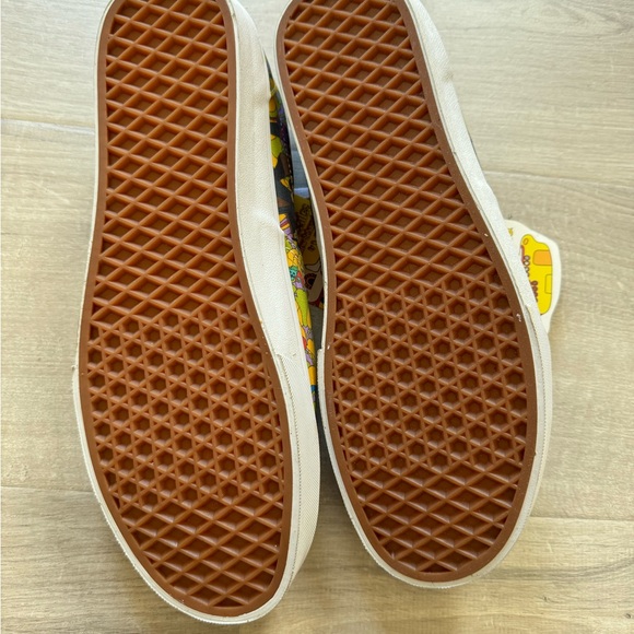 VANS THE BEATLES Yellow Submarine Garden Shoe (NWT)
Size 9 - Picture 2 of 7